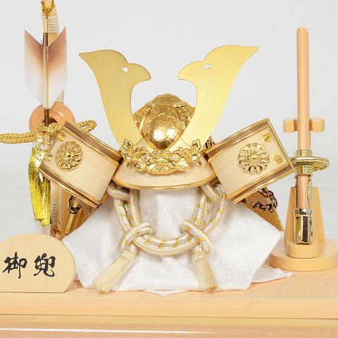 No.505-211 五月人形 ナチュラルカラー コンパクト アクリルケース 5号 金中鍬形 兜飾り